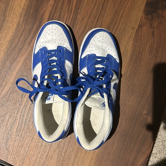 Kentucky Nike Dunks - Picture 3 of 3